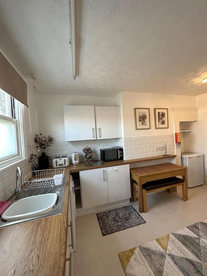 3 Bed Flat With Pool Table *