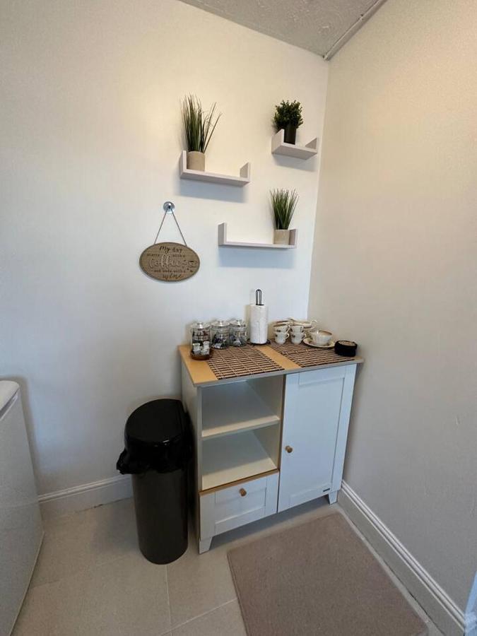 3 Bed Flat With Pool Table